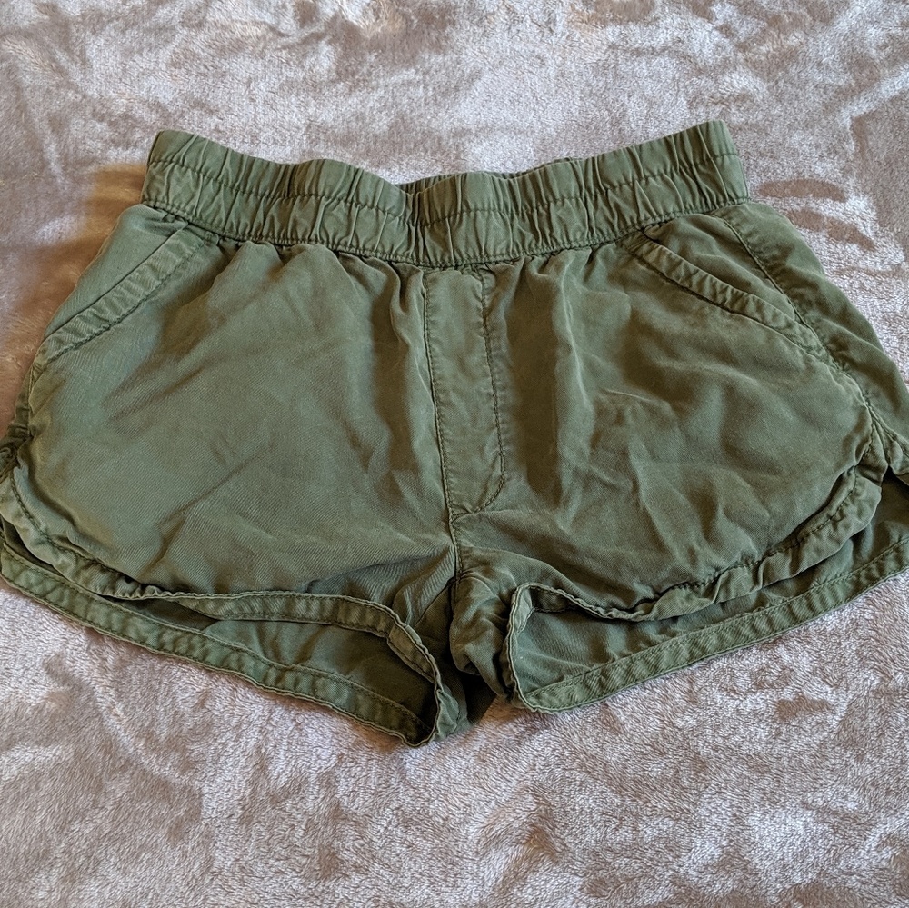 American eagle shorts.